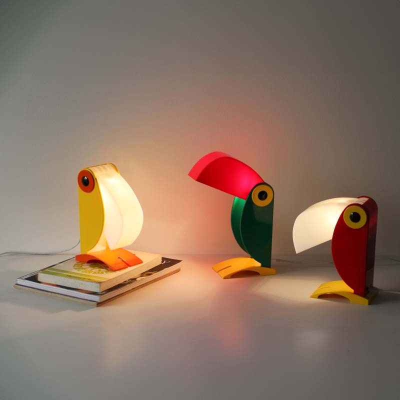 Toucan lamp